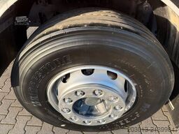 RENAULT Premium Lander Pritsche mit Kran FASSI