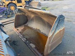 Komatsu WA320-8E0 wheel loader w/ lever steering and a buc