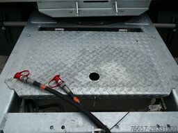 MÜLLER-MITTELTAL 3-Achs Plateau, luftgefedert, hydr. Rampen