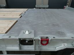 MÜLLER-MITTELTAL 3-Achs Plateau, luftgefedert, hydr. Rampen