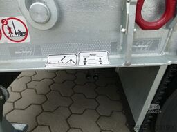 MÜLLER-MITTELTAL 3-Achs Plateau, luftgefedert, hydr. Rampen