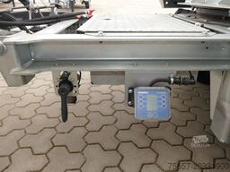 MÜLLER-MITTELTAL 3-Achs Plateau, luftgefedert, hydr. Rampen