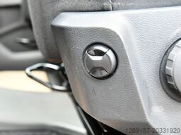 VOLKSWAGEN Crafter Bus/Kombi 35 FWD L2H2 Behindertengerecht