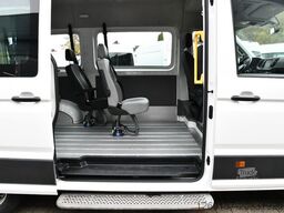 VOLKSWAGEN Crafter Bus/Kombi 35 FWD L2H2 Behindertengerecht