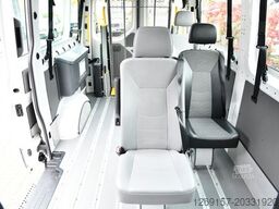 VOLKSWAGEN Crafter Bus/Kombi 35 FWD L2H2 Behindertengerecht