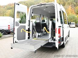VOLKSWAGEN Crafter Bus/Kombi 35 FWD L2H2 Behindertengerecht