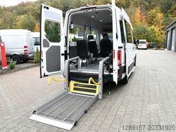 VOLKSWAGEN Crafter Bus/Kombi 35 FWD L2H2 Behindertengerecht