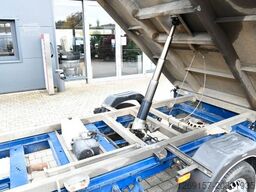 VOLKSWAGEN Crafter Dreiseitenkipper Kipper 35 mittel L2 RWD