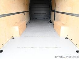 MERCEDES-BENZ Sprinter Kasten 319 CDI 4X4 L3H2 Schwingsitze