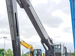 Terex-Fuchs MHL 380 material handling excavator