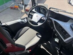 Volvo FH 6X2,twin Steer Globetrotter NL truck ,TOP