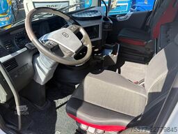 Volvo FH 6X2,twin Steer Globetrotter NL truck ,TOP