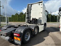 Volvo FH 6X2,twin Steer Globetrotter NL truck ,TOP