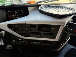 Volvo FH 6X2,twin Steer Globetrotter NL truck ,TOP