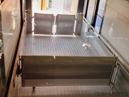 Volvo FH 13.500 Globetrotter 8x2*6 - 3 deck livestock...