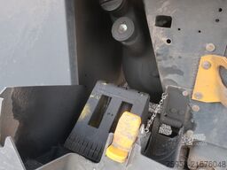 Schmitz Cargobull SKO 24 Rohrbahn Carrier Vector HE19