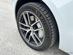PORSCHE MACAN S + LUFTFEDERUNG + ELEKTR. SITZE Navi LED