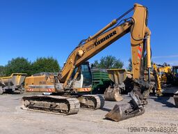 Liebherr R906 LC Litronic with two buckets