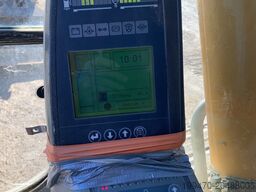 Liebherr R906 LC Litronic with two buckets