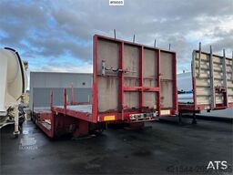 Broshuis 3 AUD-44 lowbed trailer.