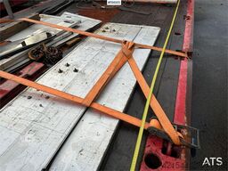 Broshuis 3 AUD-44 lowbed trailer.