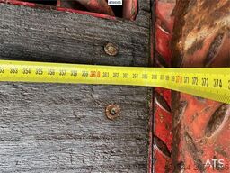 Broshuis 3 AUD-44 lowbed trailer.