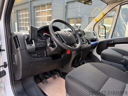 FIAT Ducato 9-Sitze L2H2 Behindertengerecht +Rampe
