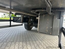 SCHMITZ CARGOBULL SCB 2 / Carrier ICELAND / Elektro / 3 x Kammer