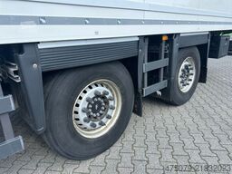 SCHMITZ CARGOBULL SCB 2 / Carrier ICELAND / Elektro / 3 x Kammer