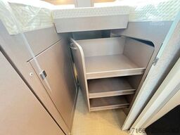 BÜRSTNER Lyseo TD 727 G