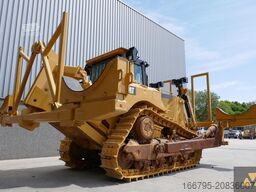 Caterpillar D8T Pipe carrier