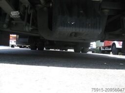 MERCEDES-BENZ 616 D Vario Großraum-RTW Luftfederung *21000 KM*