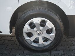 RENAULT TRAFIC III / BUS / 9 MIEJSC / 90 TYS KM / PIERWS