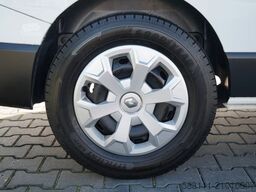 RENAULT TRAFIC III / BUS / 9 MIEJSC / 90 TYS KM / PIERWS