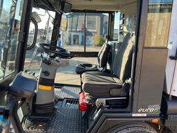 SCHMIDT Swingo 200+ Kehrmaschine Sweeper