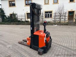 BT Fahrerstand Hochhubwagen Elektro SPE160 Triplex