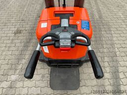 BT Fahrerstand Hochhubwagen Elektro SPE160 Triplex