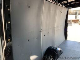 IVECO Daily 50C18HA8/P V 18m3 AUT LUFT NAVI AHK 3,5t