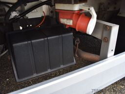 IVECO 70C18 Daily 3Sitze LBW Carrier