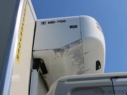 Scania P230 + thermo king + lift