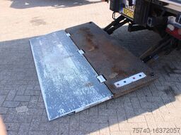 Scania P230 + thermo king + lift