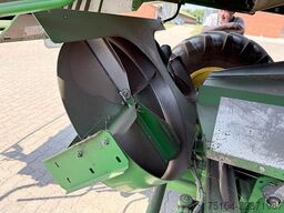 John Deere W540 mit Raspvorsatz