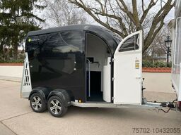Bücker Trailer Careliner M Vollpolyester 2 Pferdehänger