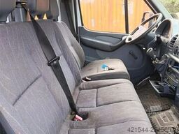 Mercedes-Benz 616 CDI 5-seater flatbed truck as a repair object