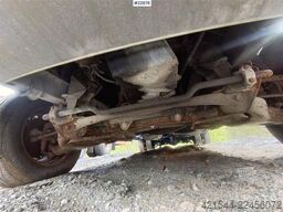 Mercedes-Benz 616 CDI 5-seater flatbed truck as a repair object
