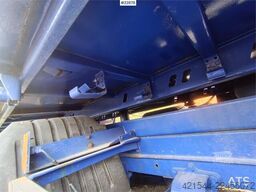 Mercedes-Benz 616 CDI 5-seater flatbed truck as a repair object