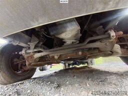 Mercedes-Benz 616 CDI 5-seater flatbed truck as a repair object