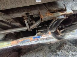Mercedes-Benz 616 CDI 5-seater flatbed truck as a repair object