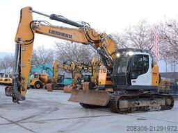 LIEBHERR R926