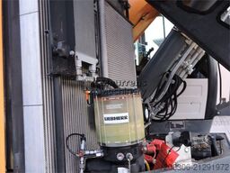 LIEBHERR R926